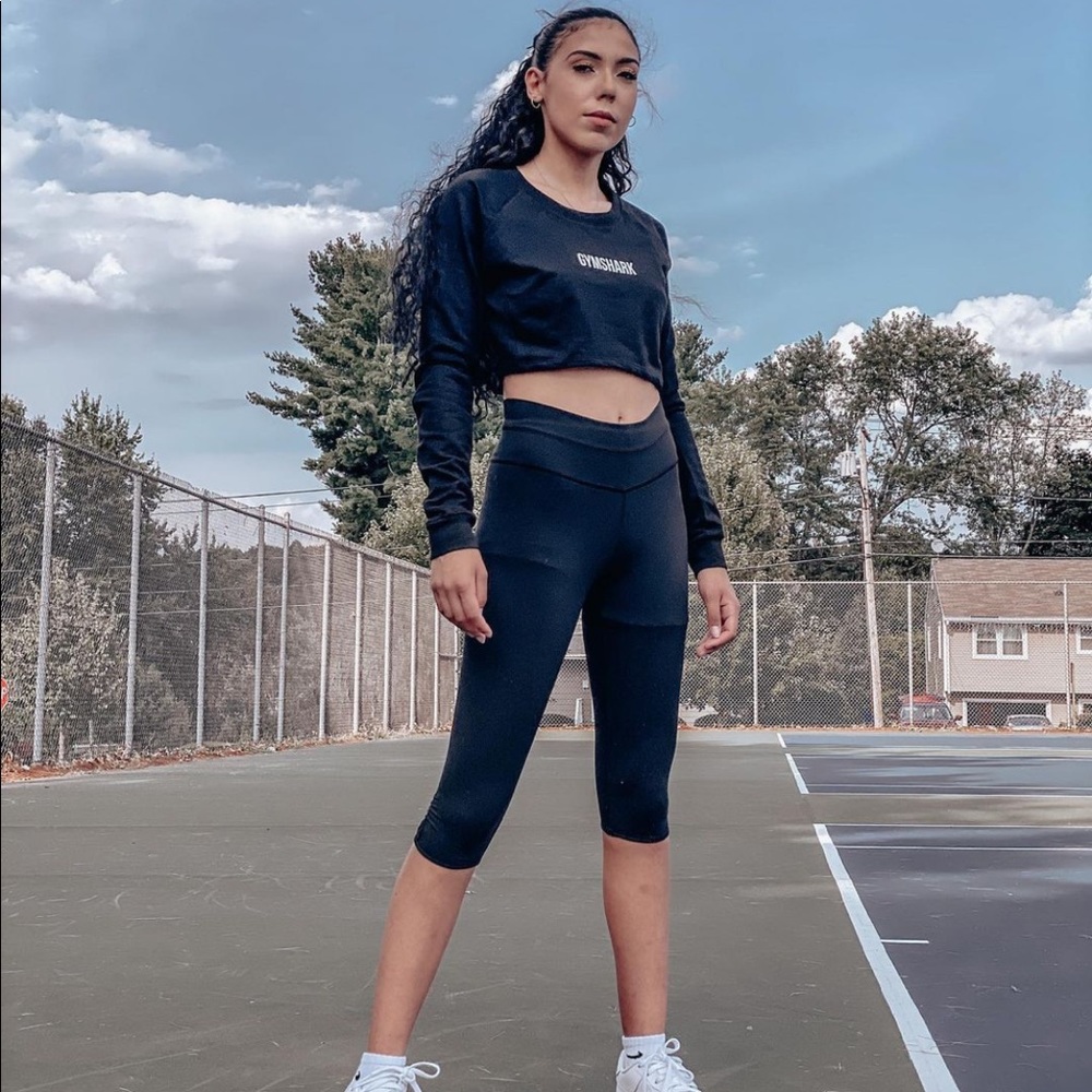 Gymshark black cropped top